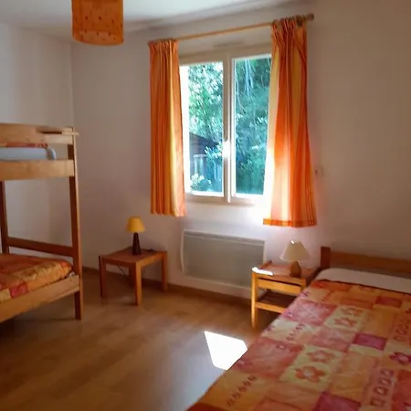 Et Du Quie * Les Cabannes