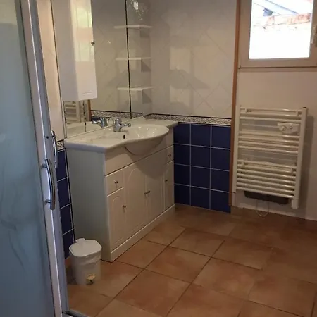 Et Du Quie * Les Cabannes